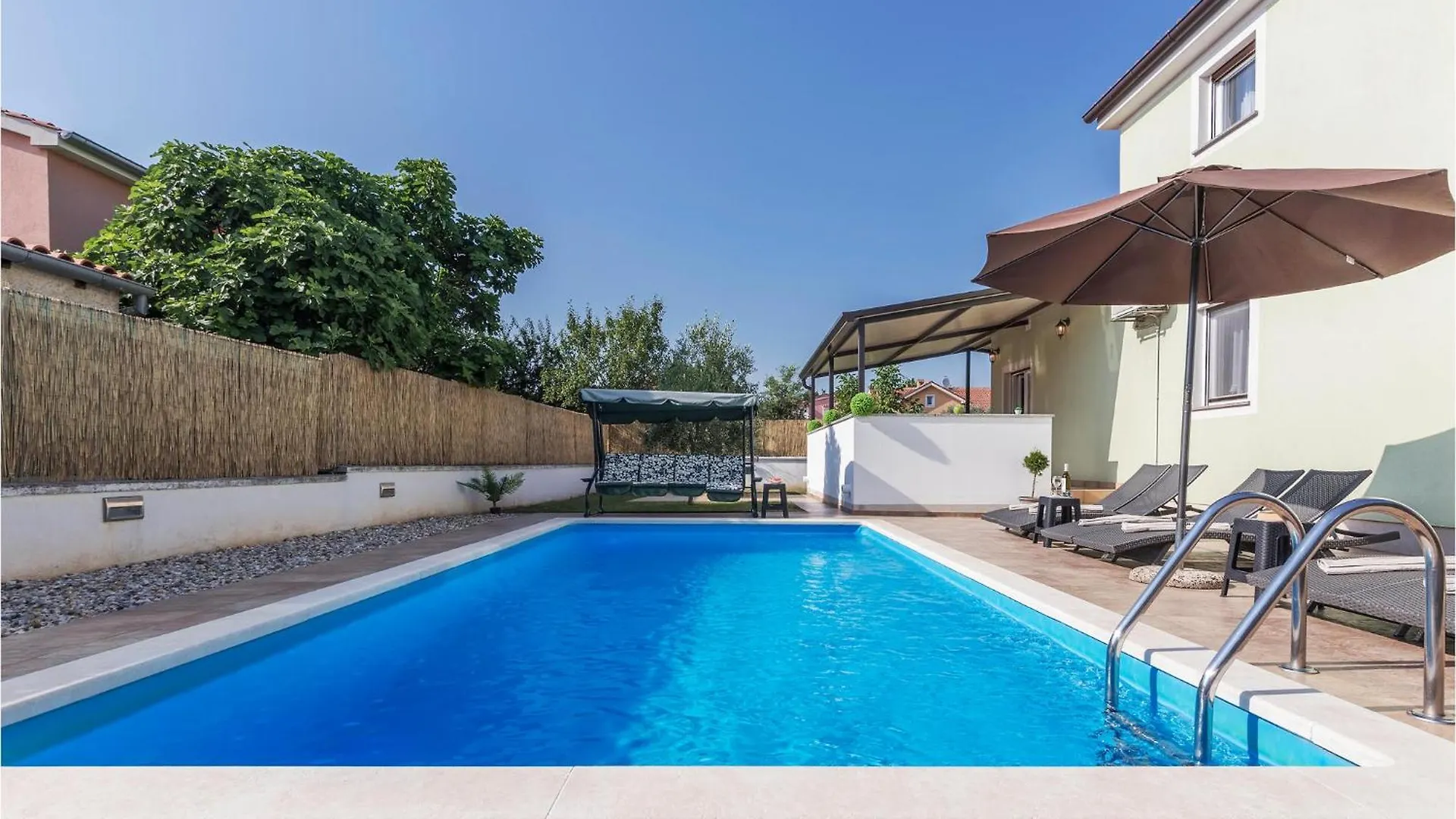 Amazing Home In Fazana With Kitchen
