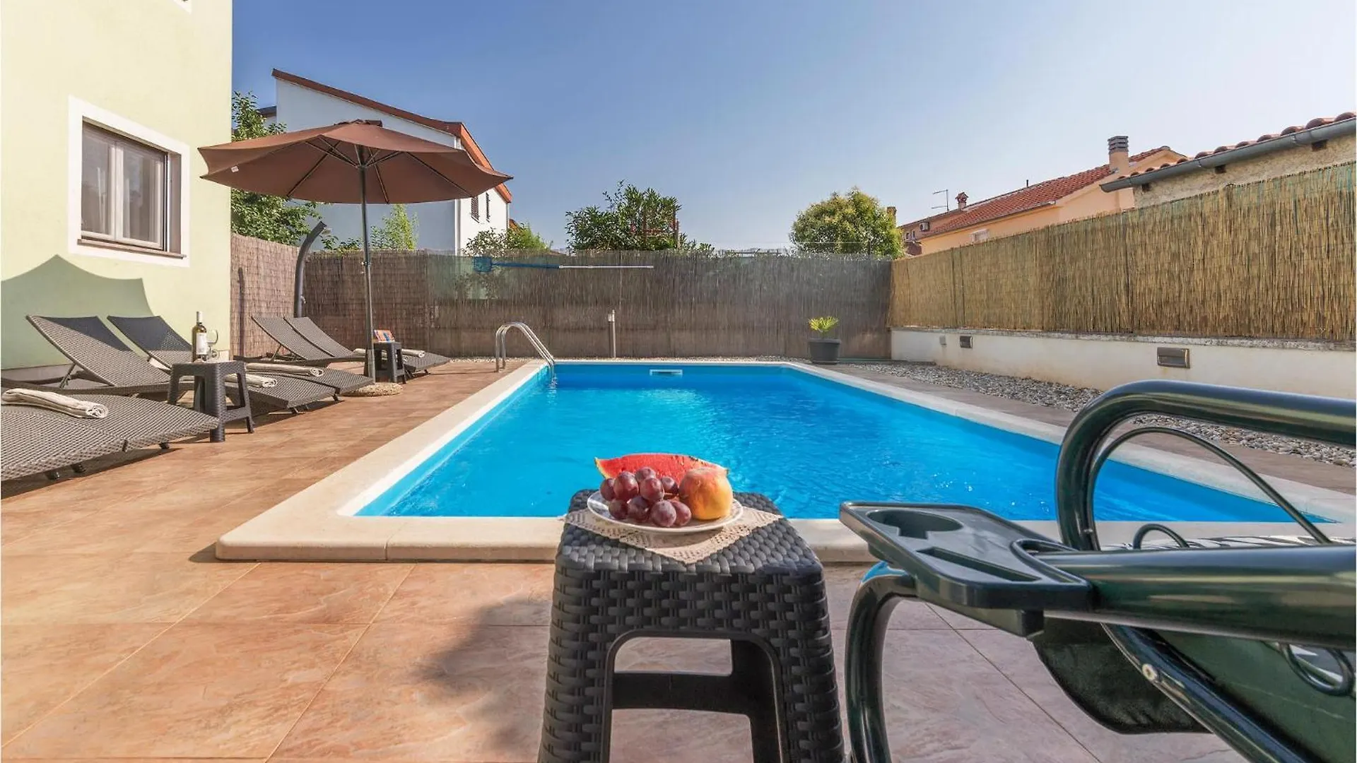 Semesterbostad Amazing Home In Fazana With Kitchen Kroatien